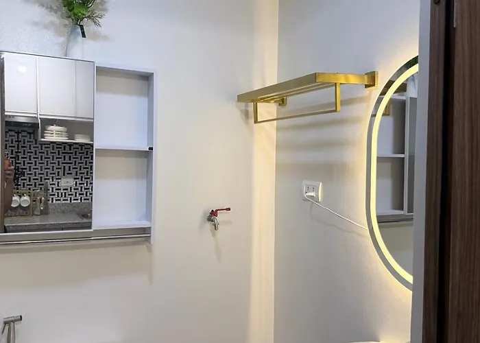2 Bedroom Modern Near The Airport * Manila