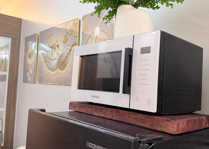2 Bedroom Modern Near The Airport Apartamento